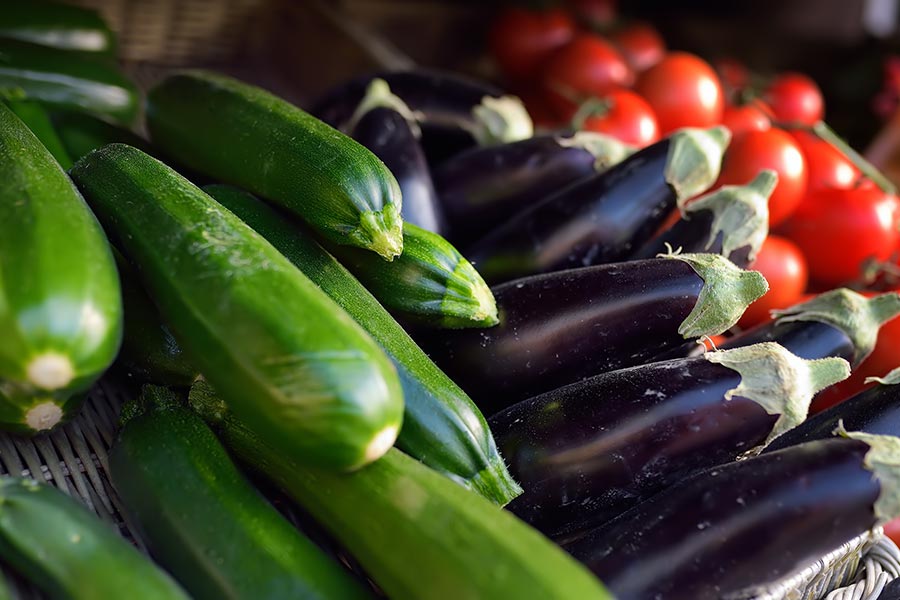 Zucchini, Tomaten und Auberginen
