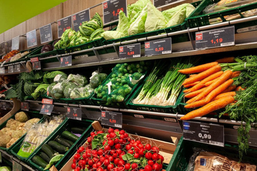 EDEKA Hoffmann in Hötensleben, Gemüseregal