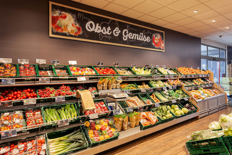 EDEKA Hoffmann in Wefensleben, Gemüseregal